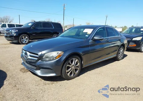 2015 Mercedes-Benz C 300 Luxury/Sport из США, поврежденный, VIN 55SWF4JB9FU057595